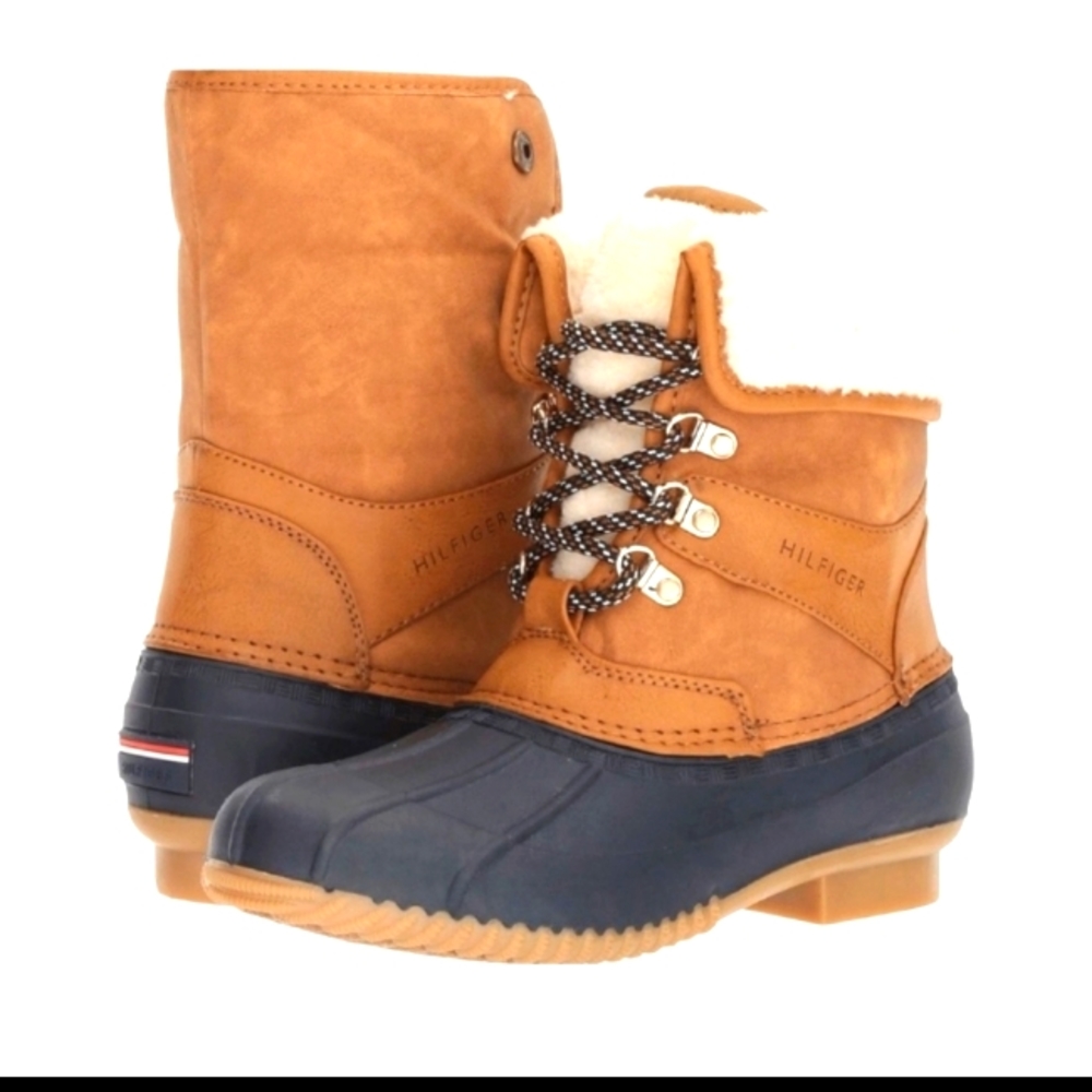 Tommy Hilfiger sherpa rusteen boot. Women's 10